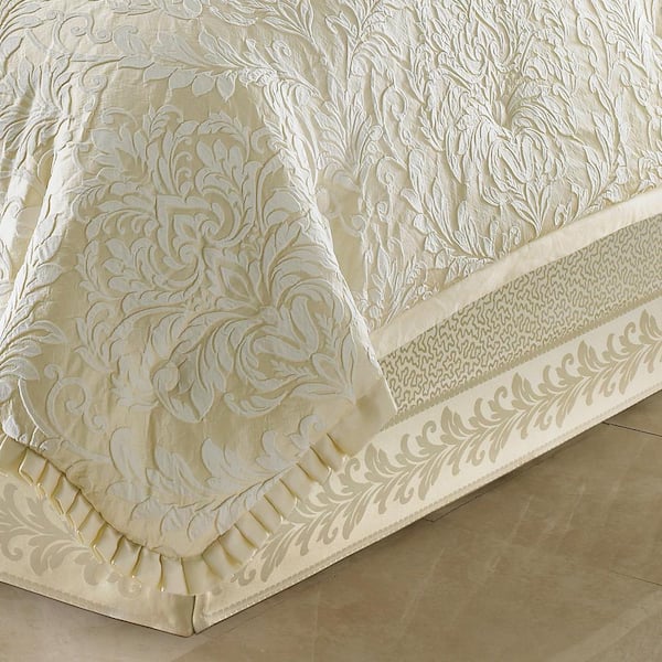 Maddison Ivory Polyester California King 4-Piece Comforter Set