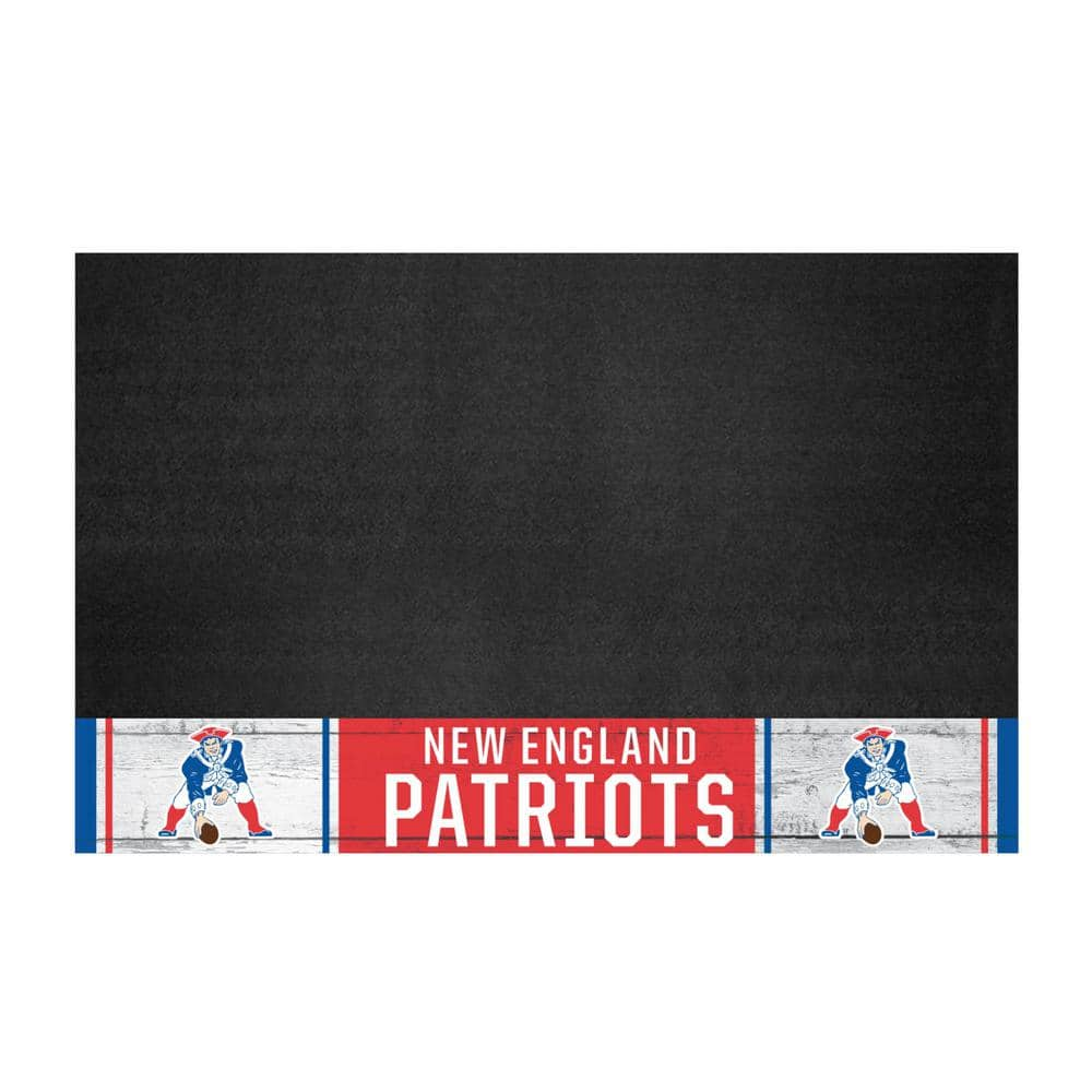 FANMATS 42 in. New England Patriots Vintage Grill Mat 32629 - The