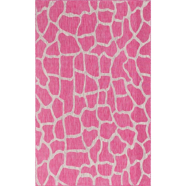 Unique Loom Outdoor Giraffe Pink 7 ft. x 10 ft. Area Rug