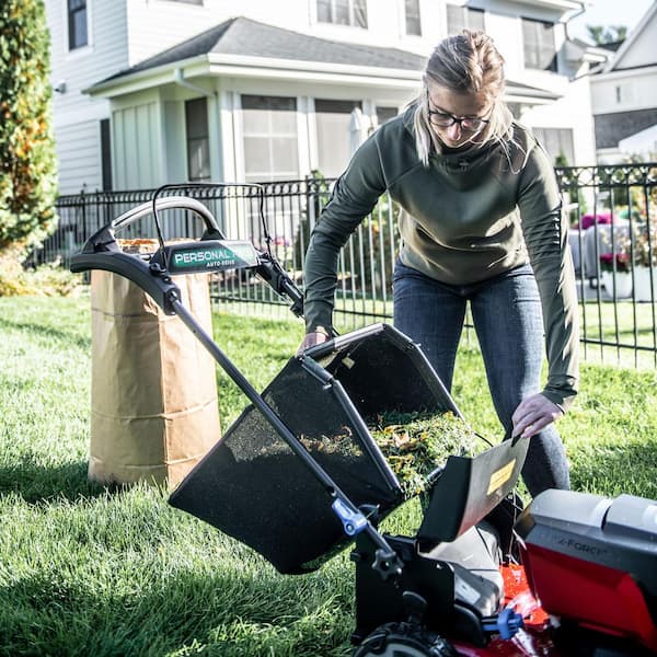 Toro Recycler 22 In Smartstow 60 Volt Max Lithium Ion Cordless Battery Walk Behind Mower 6 0 Ah Battery Charger Included 21466 The Home Depot
