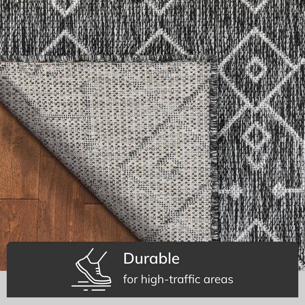 Nordic Lattice 6' x 9' Gray Synthetic Easy-Care Area Rug