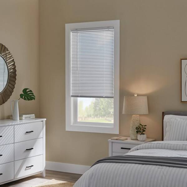 Unbranded Pre-Cut White Cordless Room Darkening 1 in. Slat Aluminum Blind 31 in. W x 64 in. L