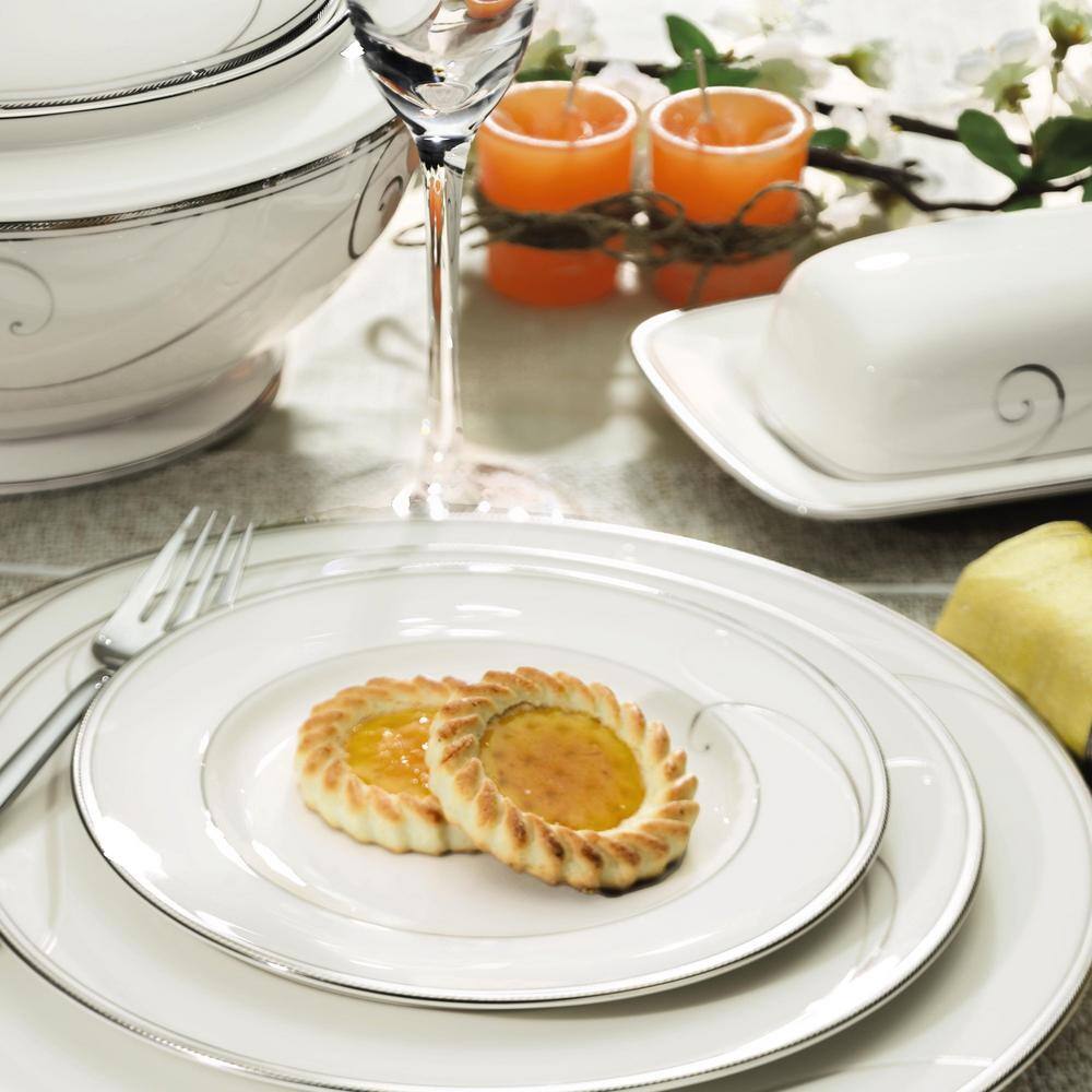 White Porcelain 5-Piece Place Setting with Platinum Edge