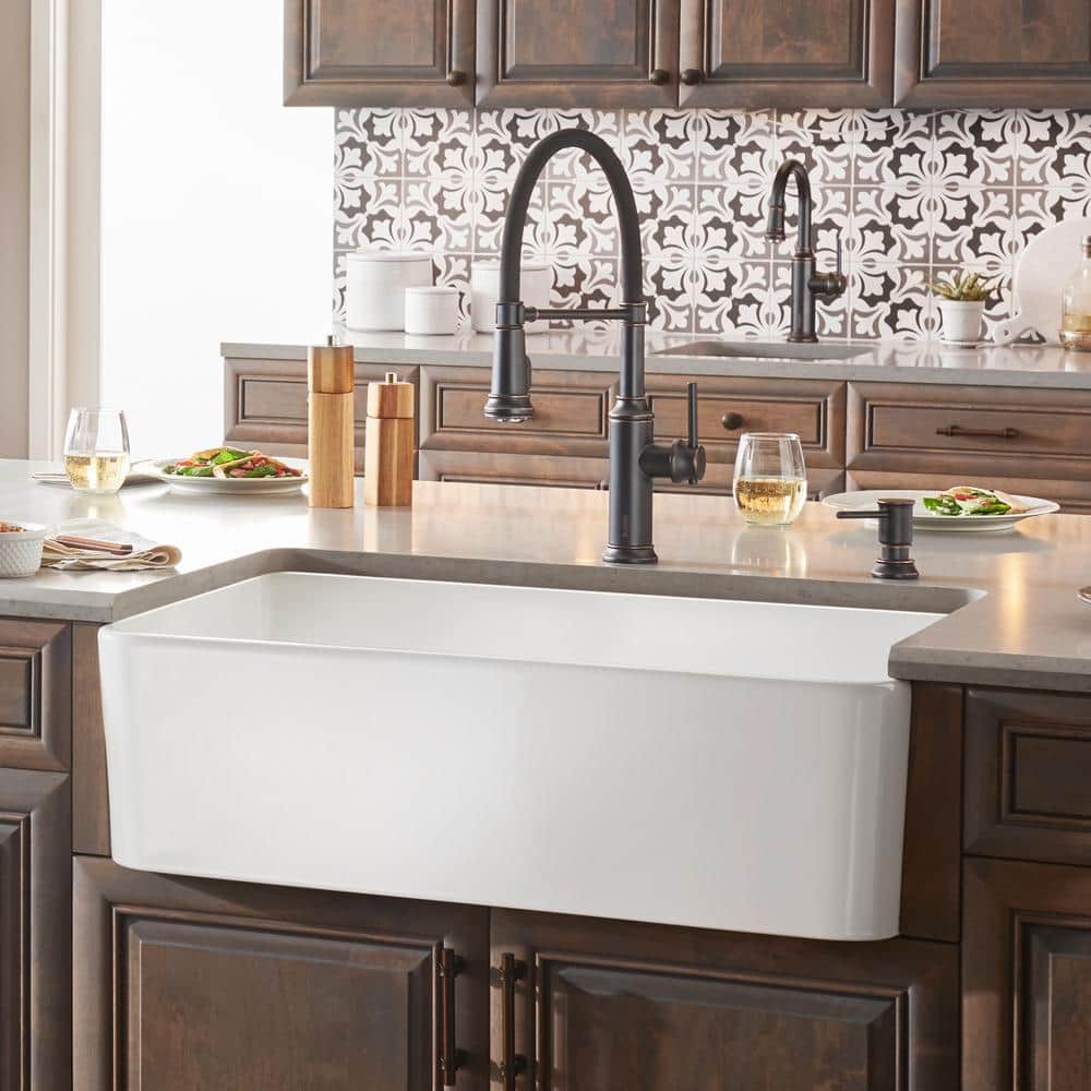 Cerana 33" White Fireclay Single Bowl Farmhouse Sink
