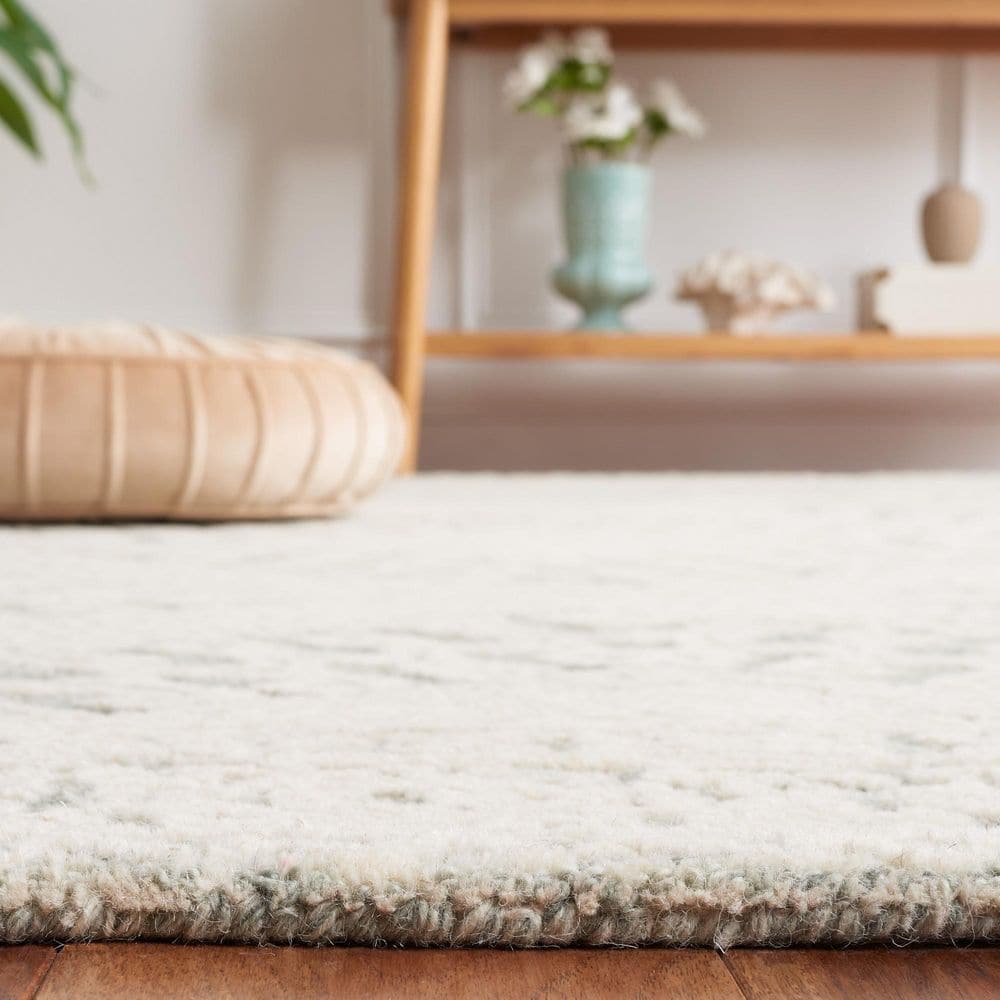 Ivory and Sage Geometric Wool Handmade Area Rug 5' x 8'