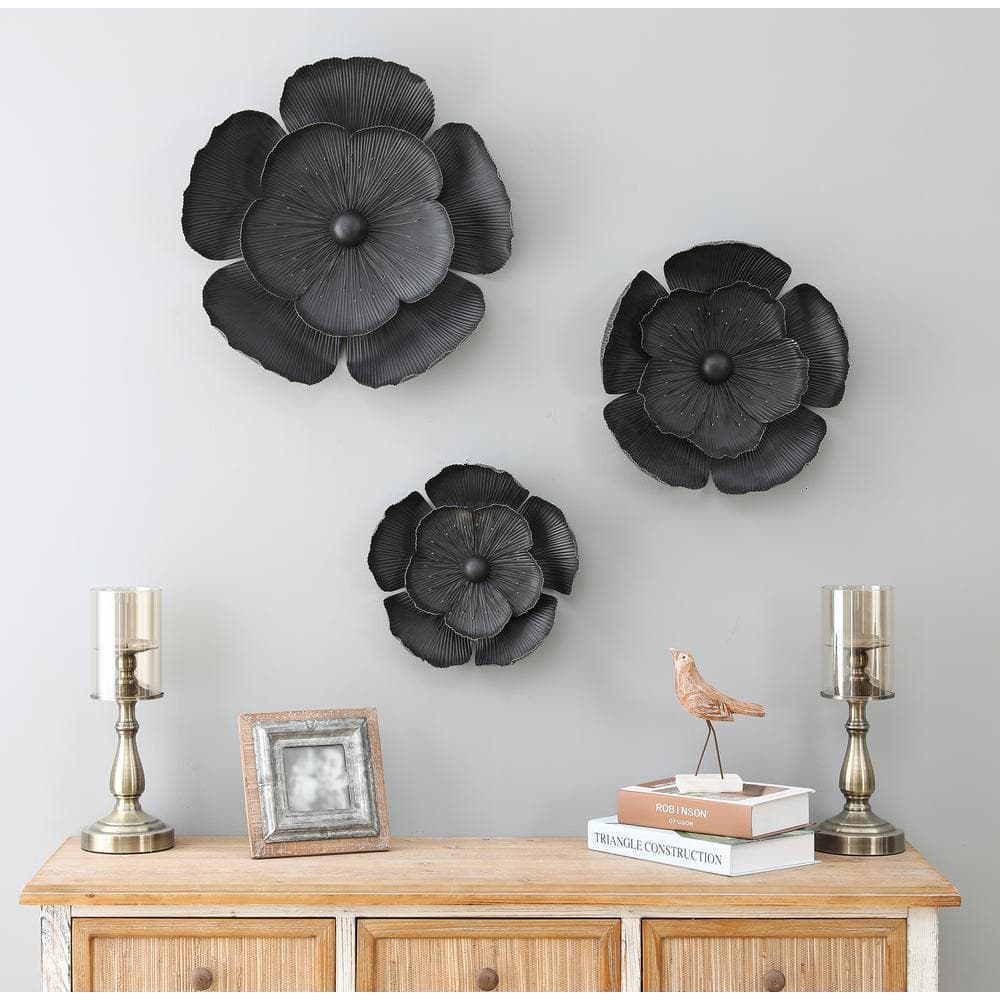 LuxenHome Black and Gold Metal Flower Wall Sculptures Set
