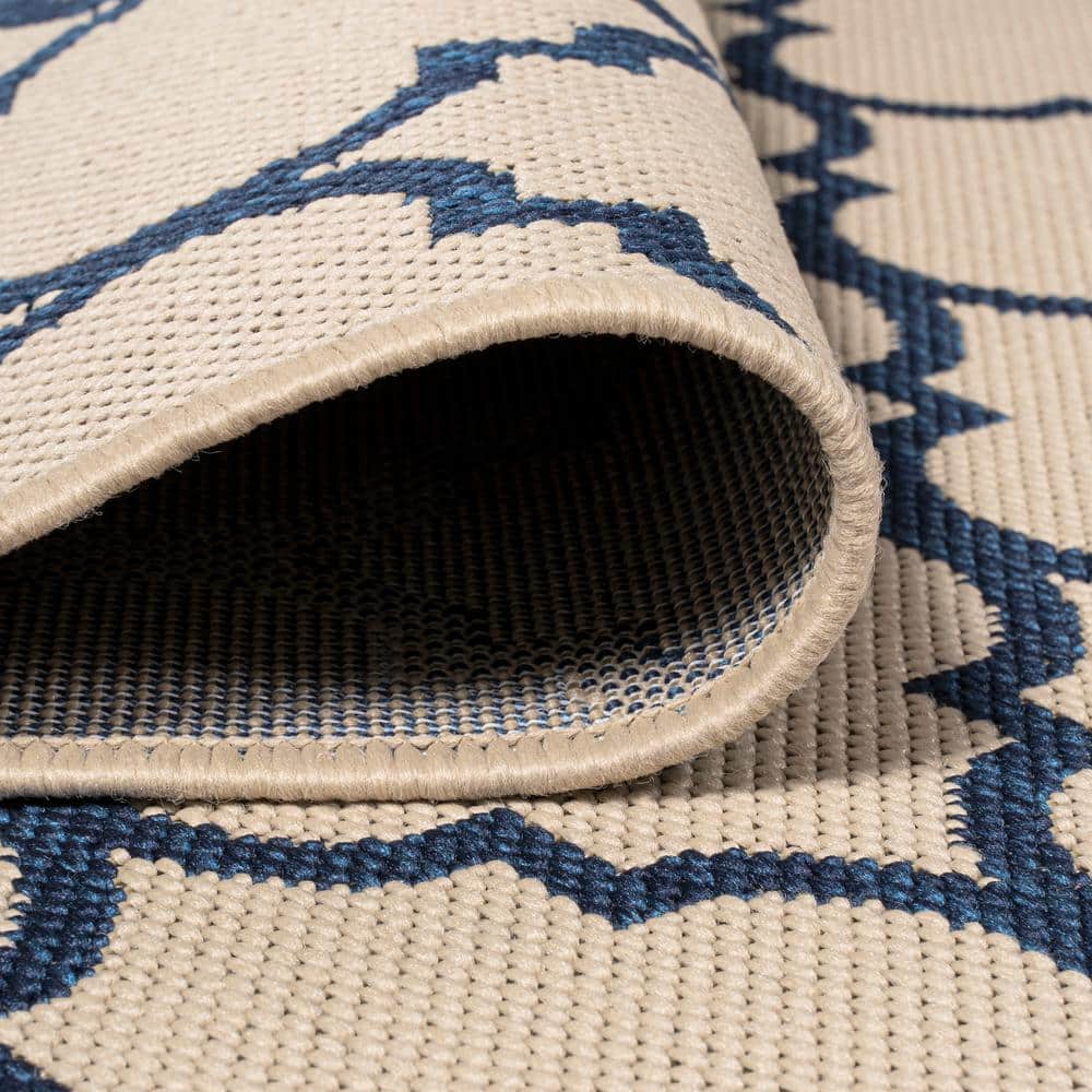 Arabesque Gray Synthetic Trellis Rectangular Rug 3x5