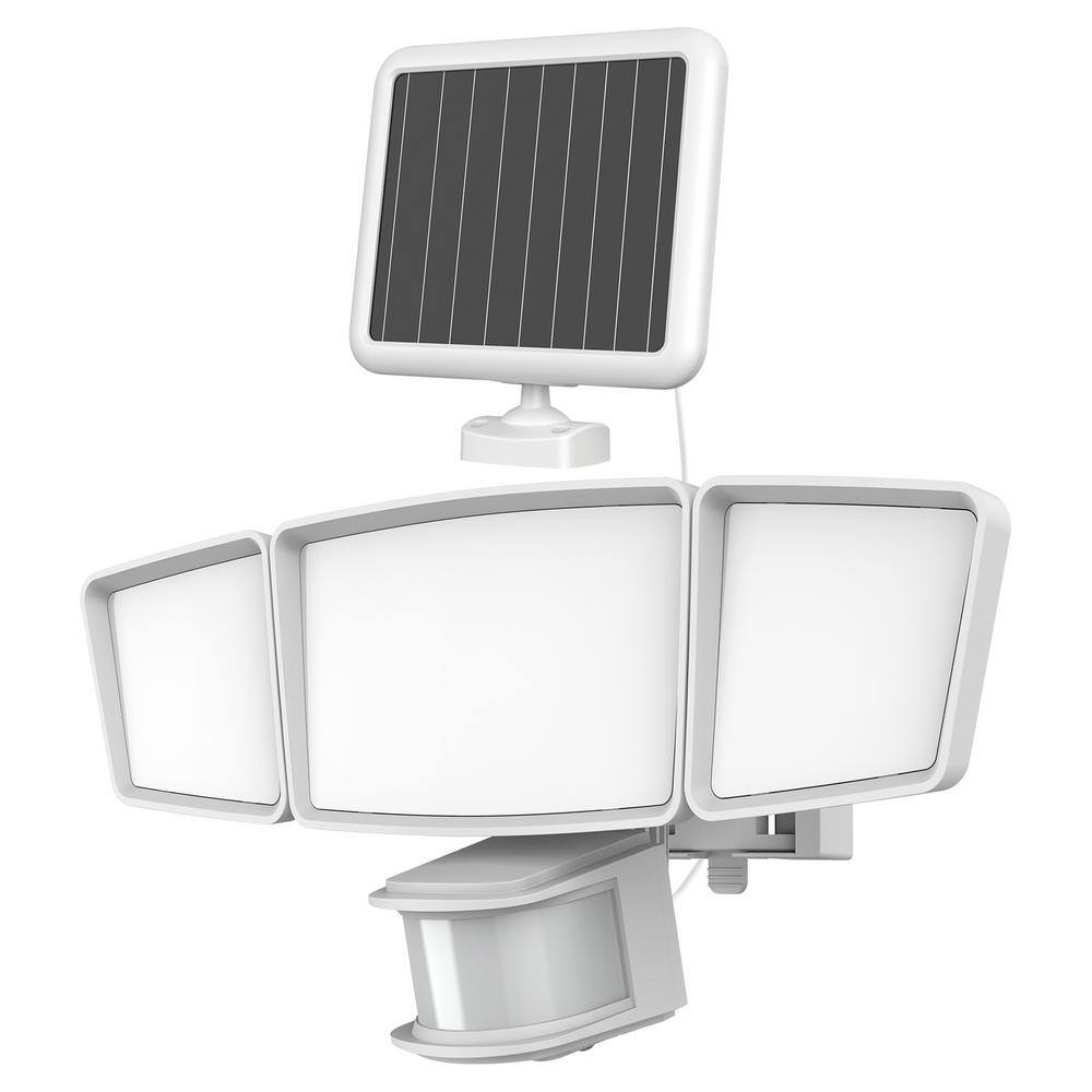 Pinegreen Lighting 3Head 18Watt Motion Activated 2200 Lumen White