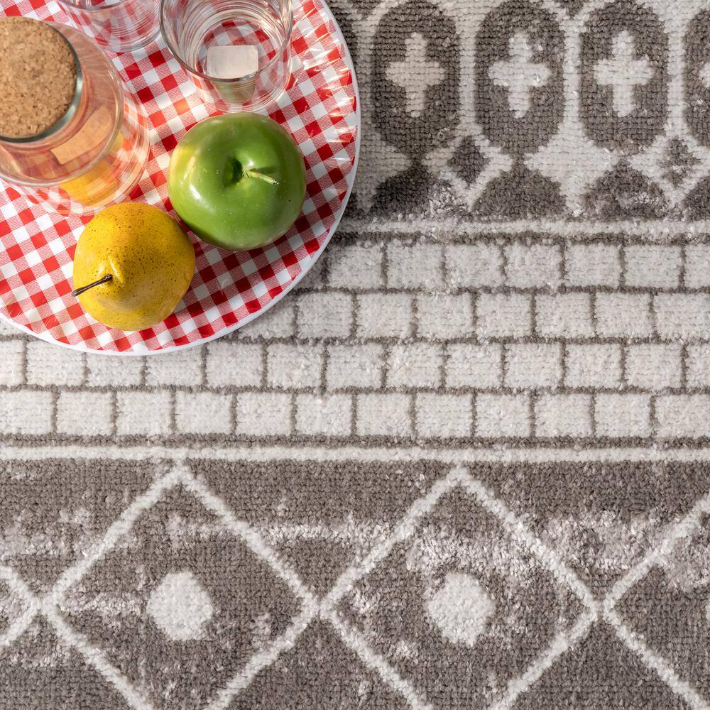 Easy-Care Reversible Moroccan Trellis 5' x 8' Area Rug in Gray