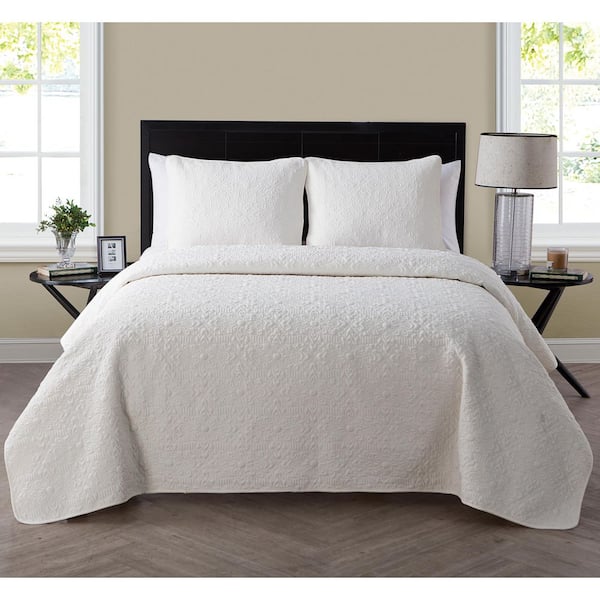 Caroline 3-Piece White Embossed Microfiber Full/Queen Quilt Set