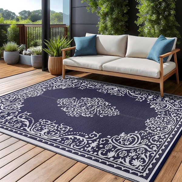 Rug 5' x outlet 7' Blue Medallion Outdoor Rug