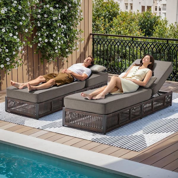 ArcoBay Brown Wicker Outdoor Chaise Lounge with 5 in. Thick Gray Cushions