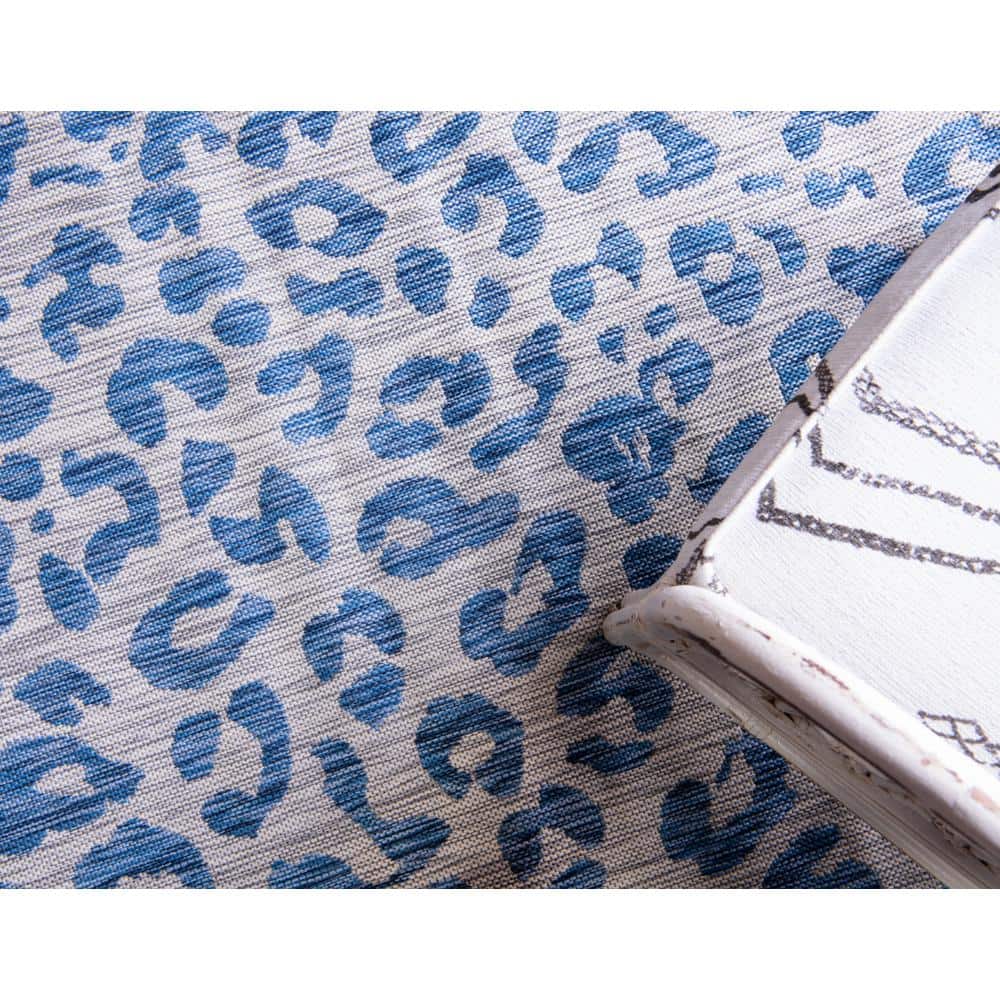 Round Blue Synthetic Outdoor Stain-Resistant Area Rug