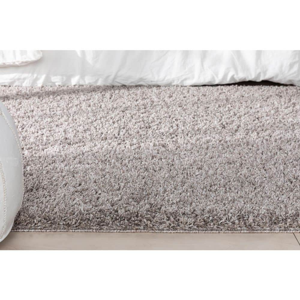 Luxurious Handmade Shag Rug in Beige, 8' x 10', Easy-Care Synthetic