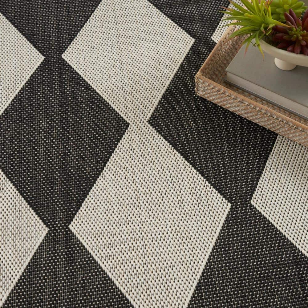 Positano Black and White Diamond 8' x 10' Outdoor Rug