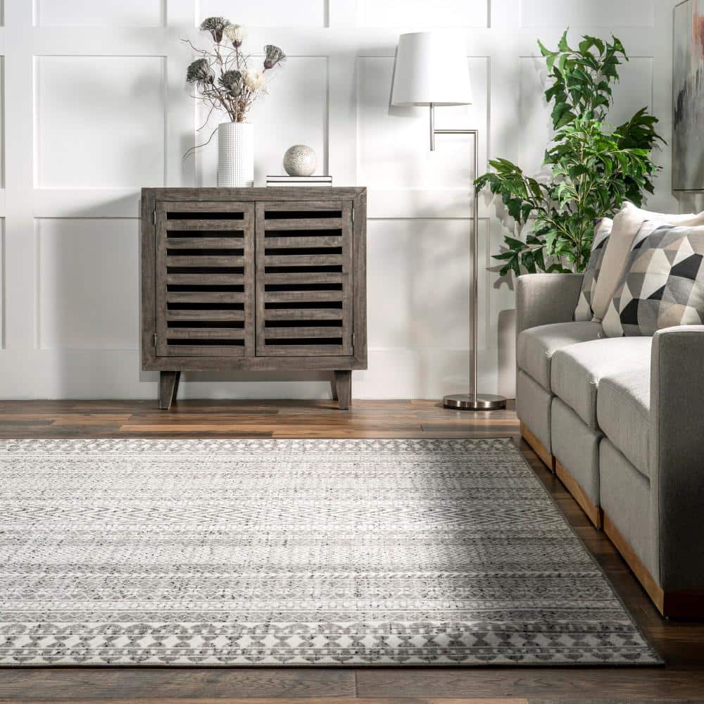 Gray Geometric Pattern Stain-Resistant Synthetic Area Rug