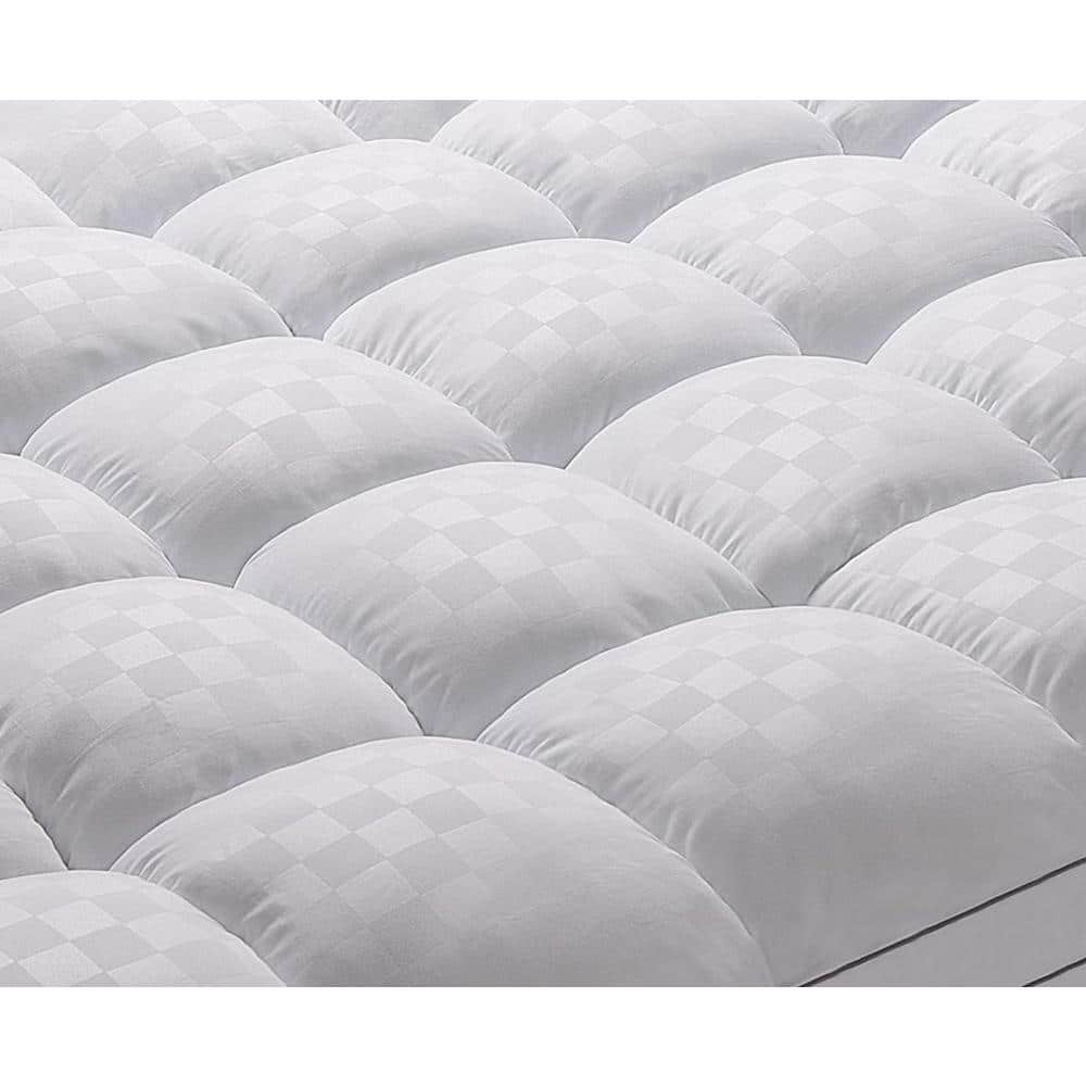 Queen Size Polyester Cooling Mattress Pad Cover with 8-21 in. Deep Pocket