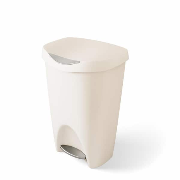 Umbra Brim 13 Gal. (50 l) Trash Can with Lid, Sand