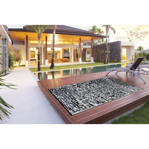 10 X 13 Black White Lightweight Geometric Reversible Plastic Indoor Outdoor Area Rug