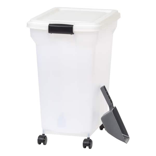 IRIS 22 lbs Pet Food Container with Sealed Top and Scoop