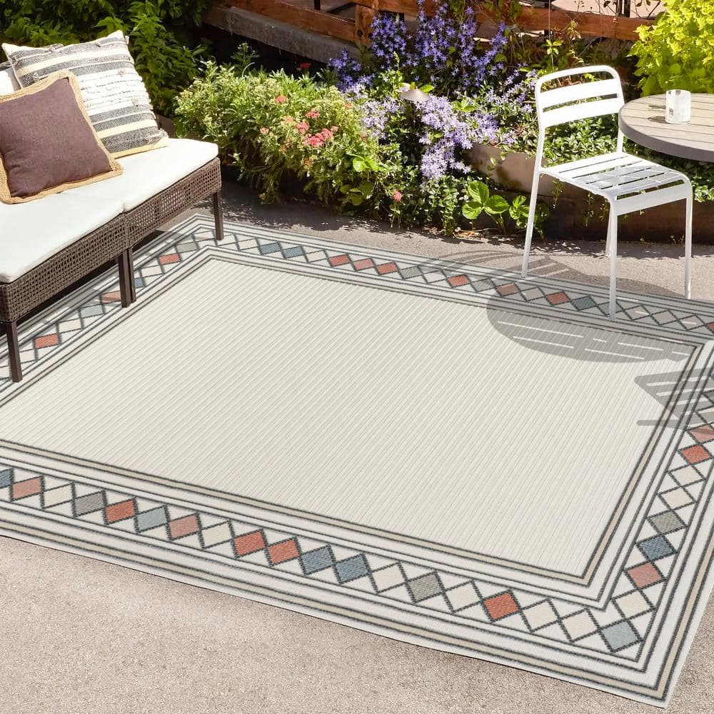 Ivory Beige Geometric Synthetic 5'x8' Reversible Indoor/Outdoor Rug