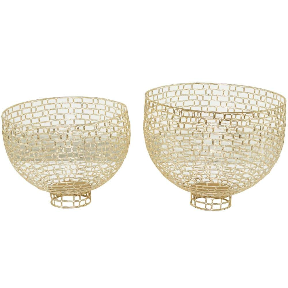 Litton Lane Gold Metal Decorative Bowl with Chain Link Patterns (Set of 2)