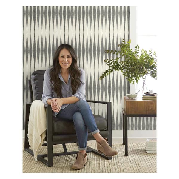 Handloom Spray and Stick Wallpaper