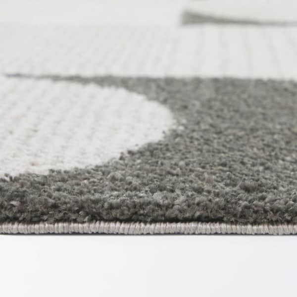 Hayley Grey 5 ft. x 7 ft. Area Rug