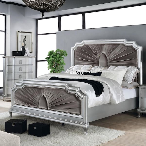 Furniture of America Lorenna 2-Piece Glam Silver and Warm Gray Wood Frame Queen Bedroom Set with 5 Drawer Chest