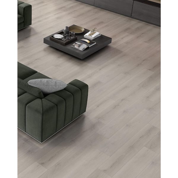Willow Creek Oak 14 mm T x 8 in. W x 48 in. L Waterproof Laminate Wood Flooring (13.28 sq. ft/case)