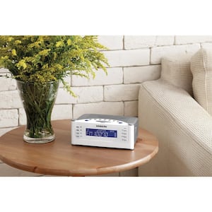 FM/AM/Aux-in Tuning Radio Controlled Alarm Clock