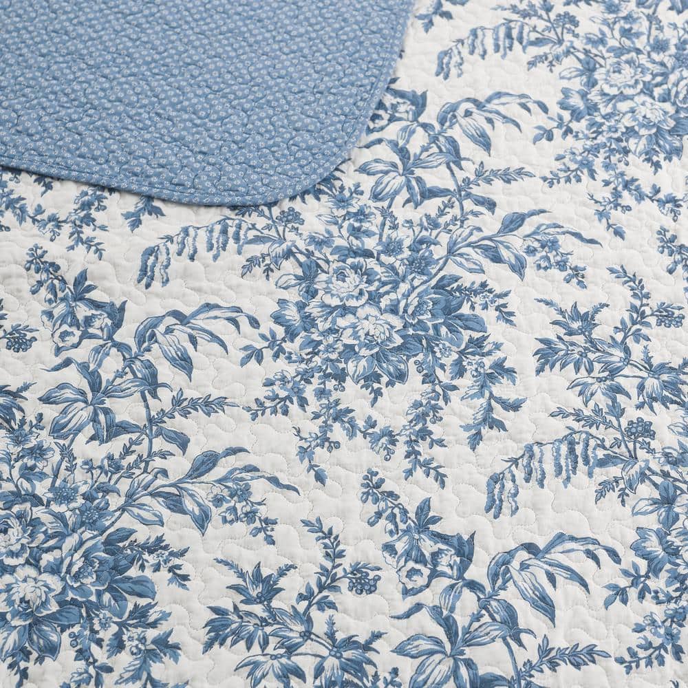 Delft Blue Floral Cotton Full Quilt Set with Shams
