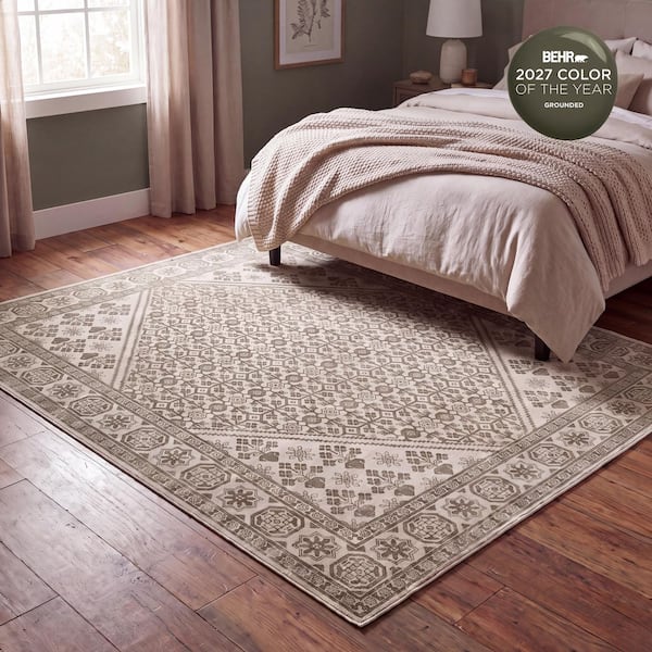 Arlena Green 5 ft. x 7 ft. Traditional Indoor Area Rug