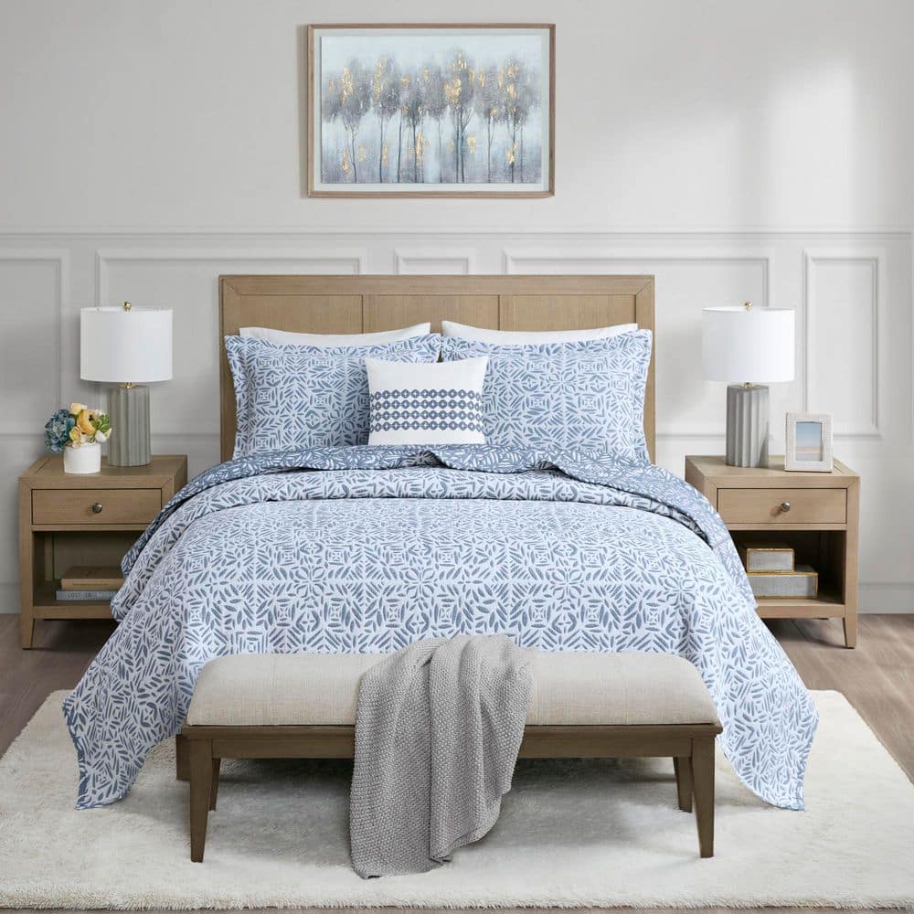 Blue Reversible Cotton Full Quilt Set with Embroidered Pillow