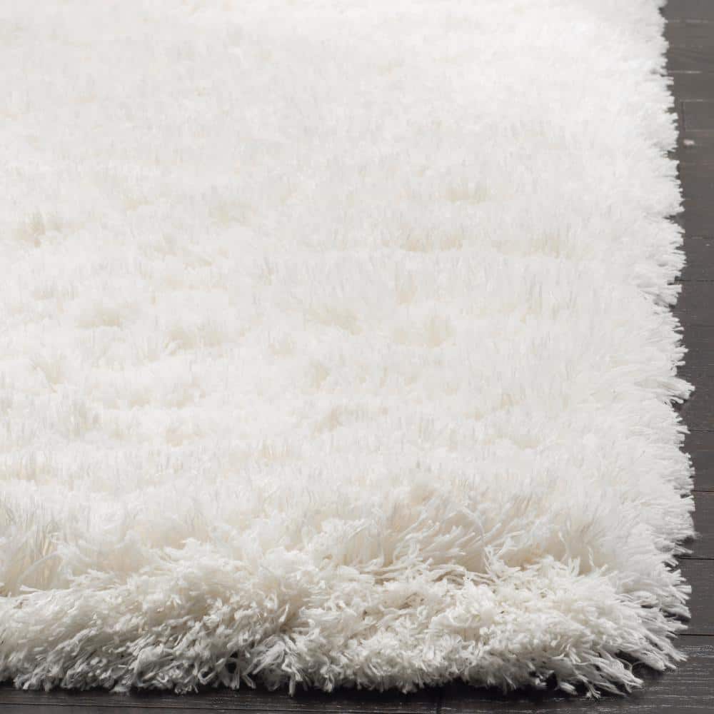 Polar Shag 4' Square White Synthetic Area Rug