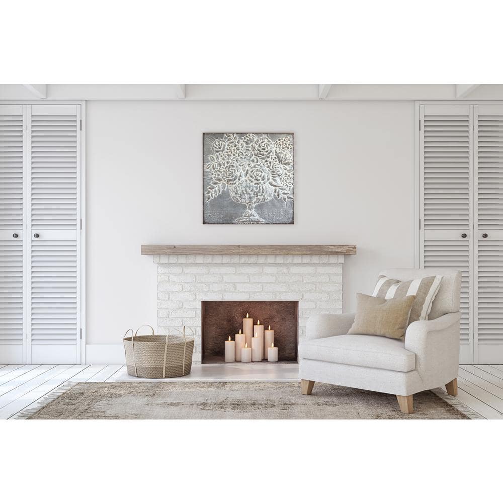 Distressed Antique White Metal Floral Bouquet Wall Décor