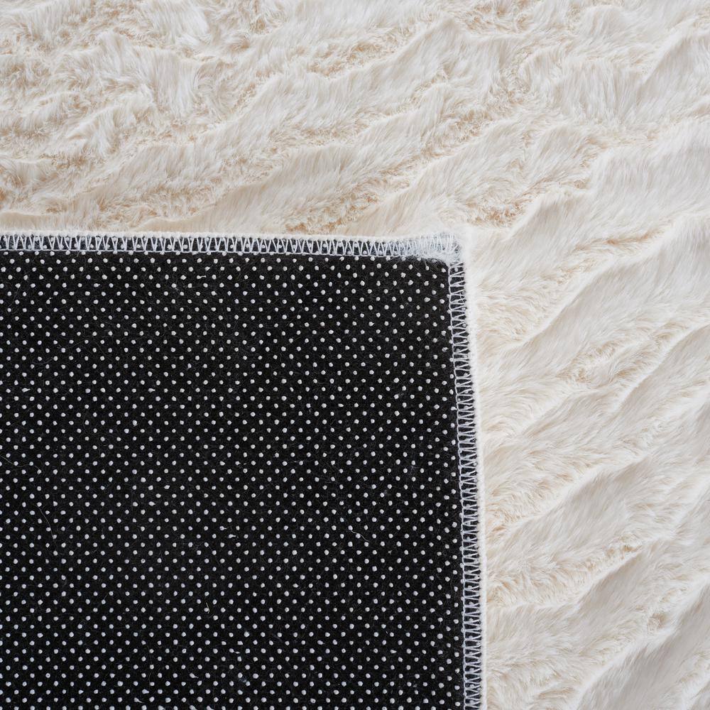 Off-White Faux Rabbit Fur 5' x 7' Rectangular Area Rug