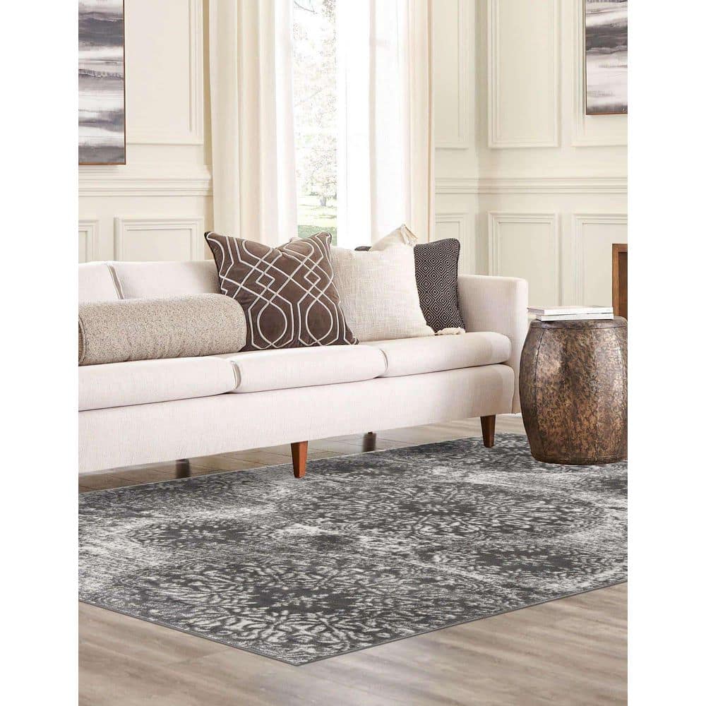 Grand Sofia Distressed Gray and Ivory 9' x 12' Synthetic Area Rug