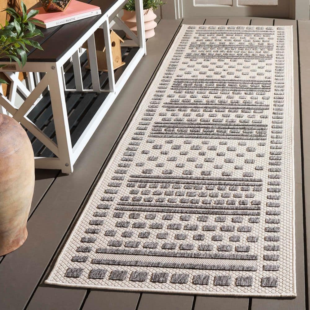 Gray Geometric Easy Care Stain-Resistant Runner Rug 2'3" x 8'