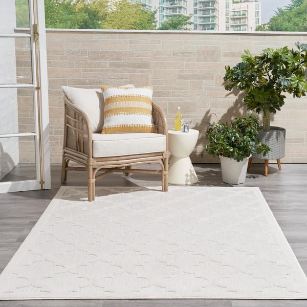 Easy Care Ivory/White 5 ft. x 7 ft. Geometric Contemporary Indoor Outdoor Area Rug
