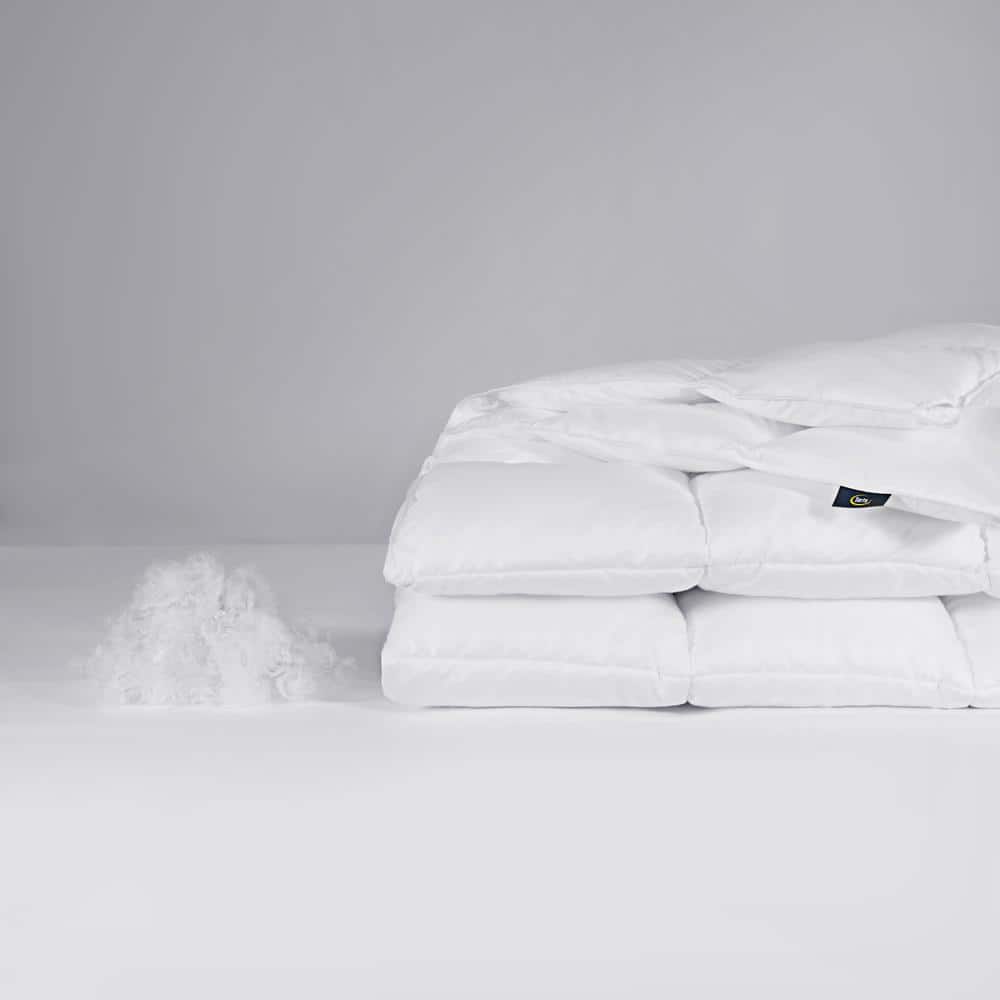 Full White Down Alternative Microfiber Bedspread