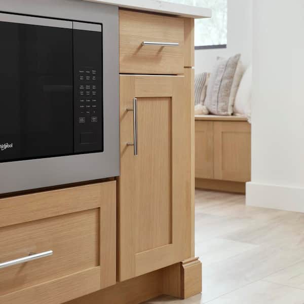 Avondale 15 in. W x 24 in. D x 34.5 in. H Ready to Assemble Plywood Shaker Base Kitchen Cabinet in White Oak