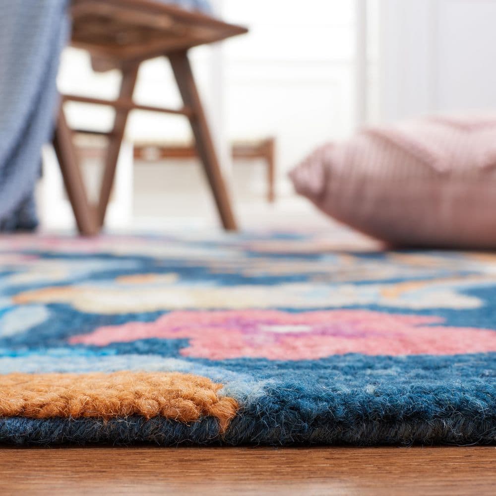 Handmade Blue Floral Wool Area Rug, 4' x 6'