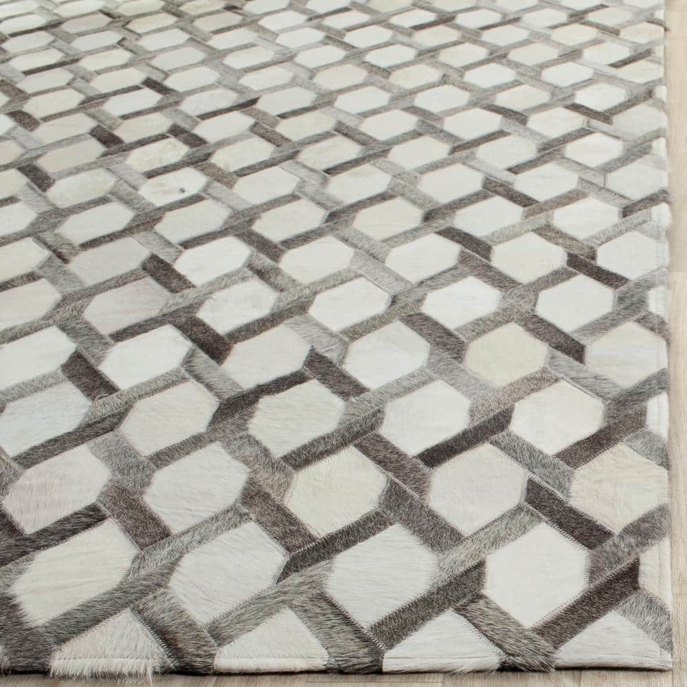 Ivory and Grey Geometric Cowhide Area Rug, 5' x 8'