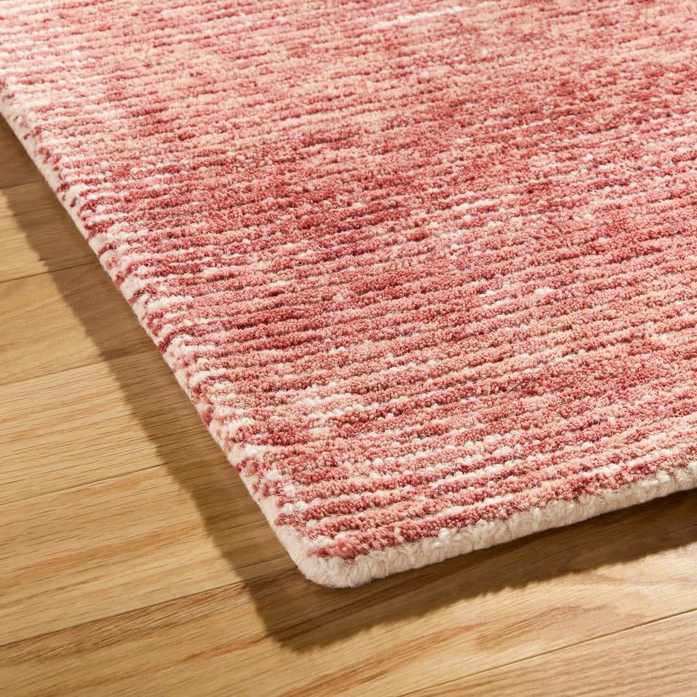 Hand-Tufted Red and Ivory Wool Rectangular Area Rug, 5' x 7'