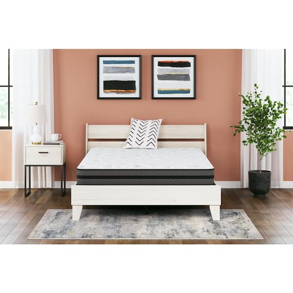 Signature DESIGN BY ASHLEY 10 in. Pocketed Hybrid King Medium Hybrid 10 in. Bed-in-a-Box Mattress