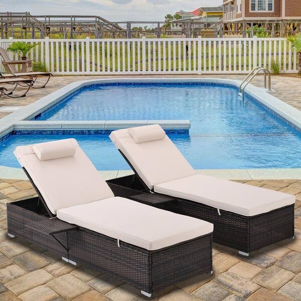 Wateday Brown 2-Piece Wicker Patio Outdoor Chaise Lounge with Beige Cushions