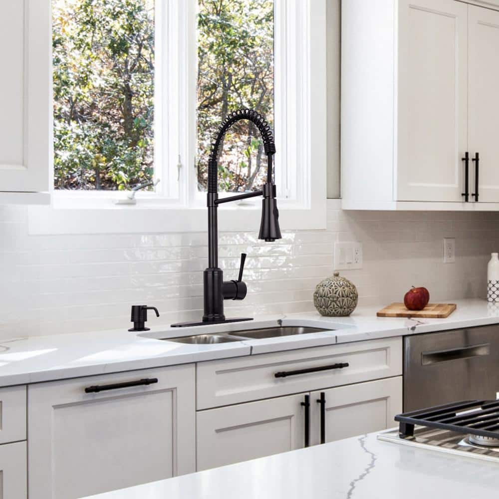 Matte Black Single Handle Pull Down Kitchen Faucet