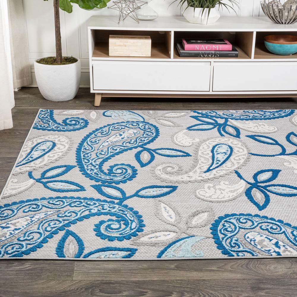 Julien Blue and Light Gray Paisley 5' x 7' Synthetic Rug