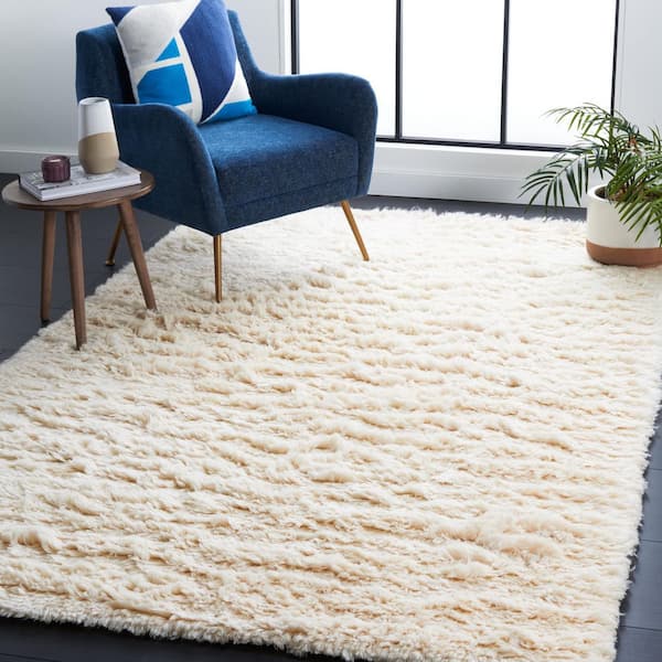 Casablanca 6 ft. x 6 ft. Ivory Flokati Solid Color Square Area Rug